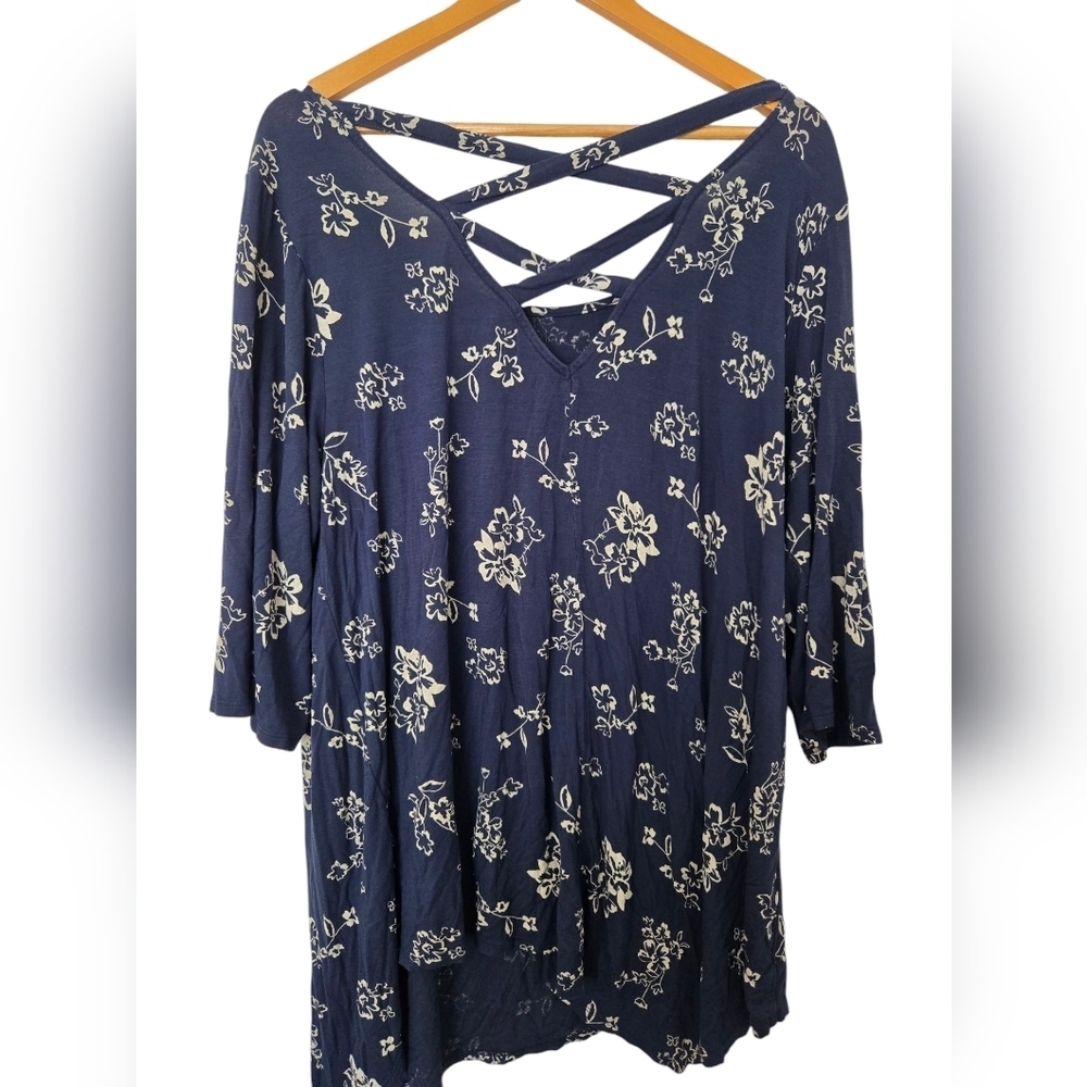 Terra & Sky Floral Navy Women's Top Size 2x - Picture 2 of 3